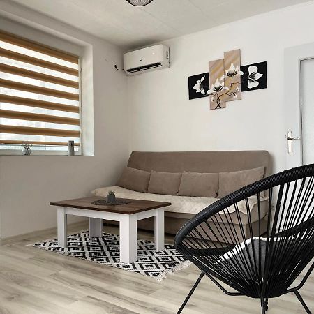 מוסטר Starlux Apartment מראה חיצוני תמונה