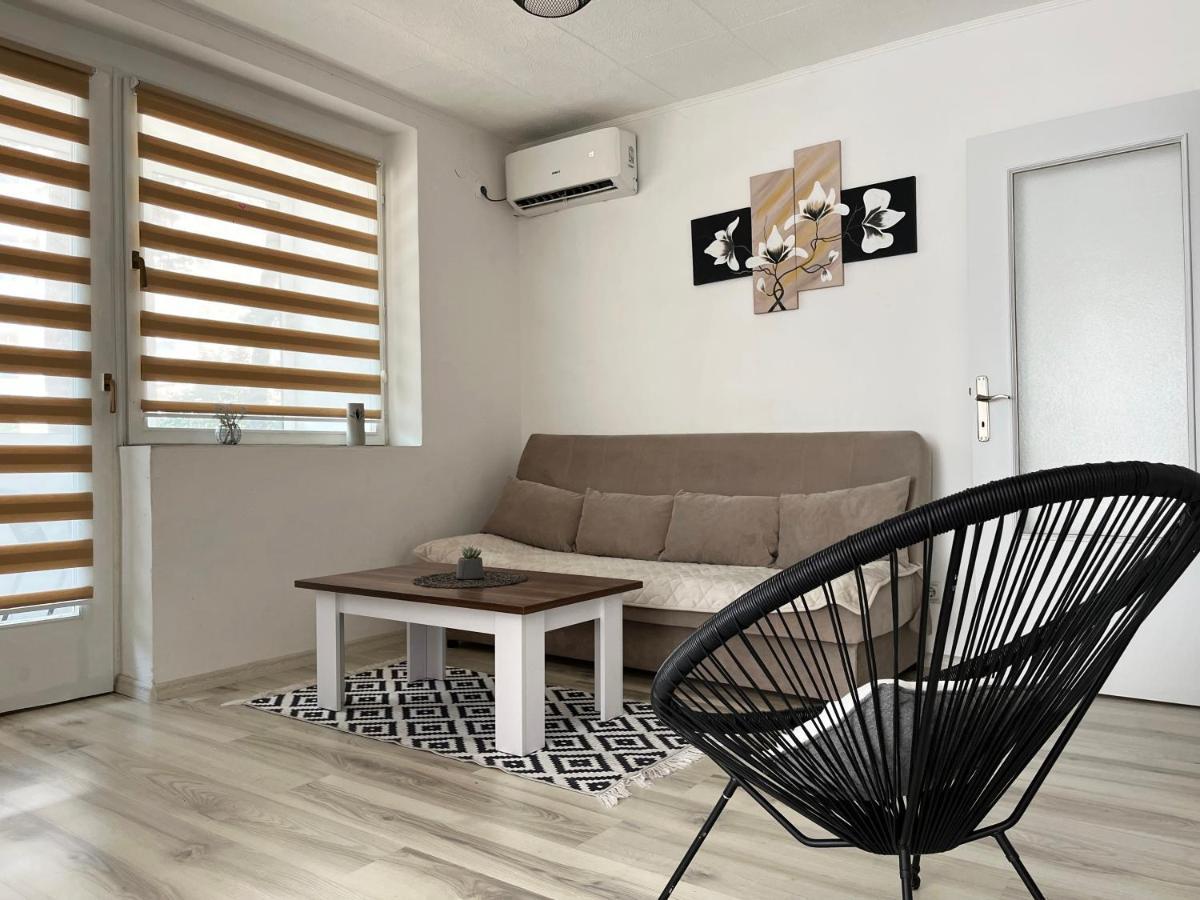 מוסטר Starlux Apartment מראה חיצוני תמונה