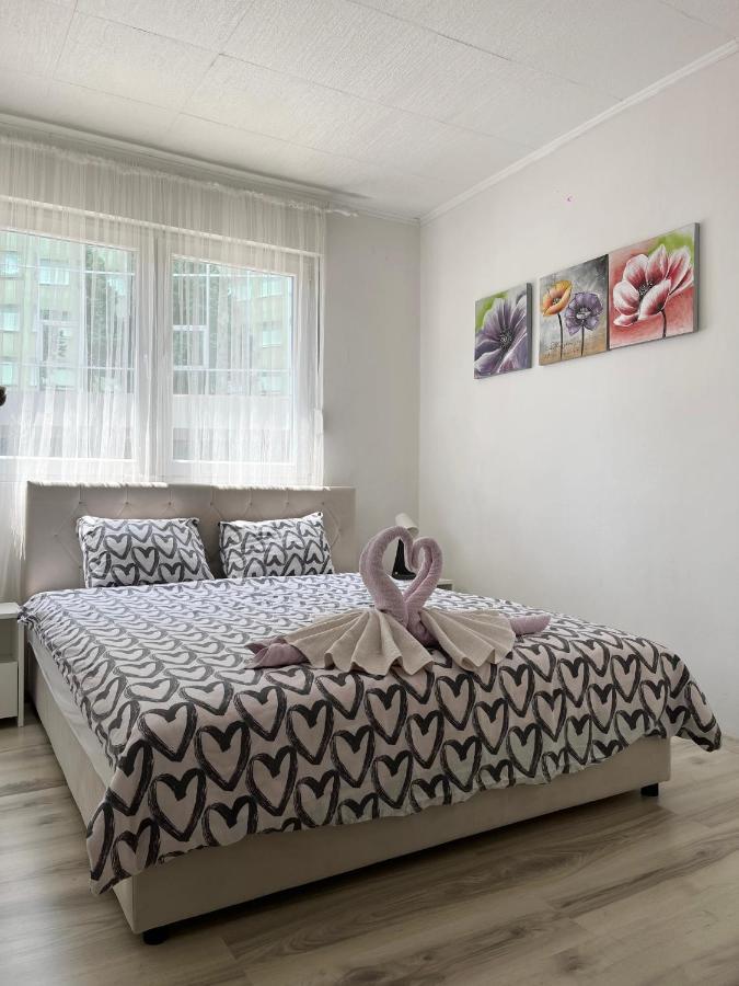 מוסטר Starlux Apartment מראה חיצוני תמונה