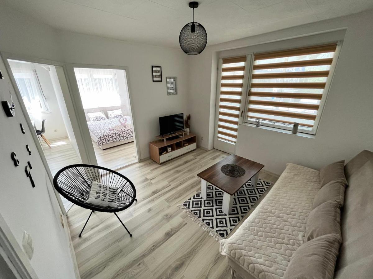 מוסטר Starlux Apartment מראה חיצוני תמונה